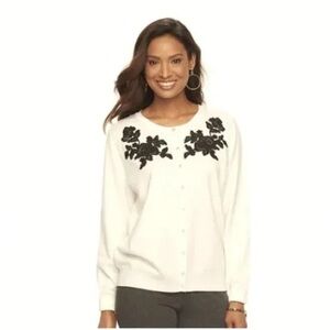 NWOT Ivory Cardigan w/Black Embroidered Design Sz L